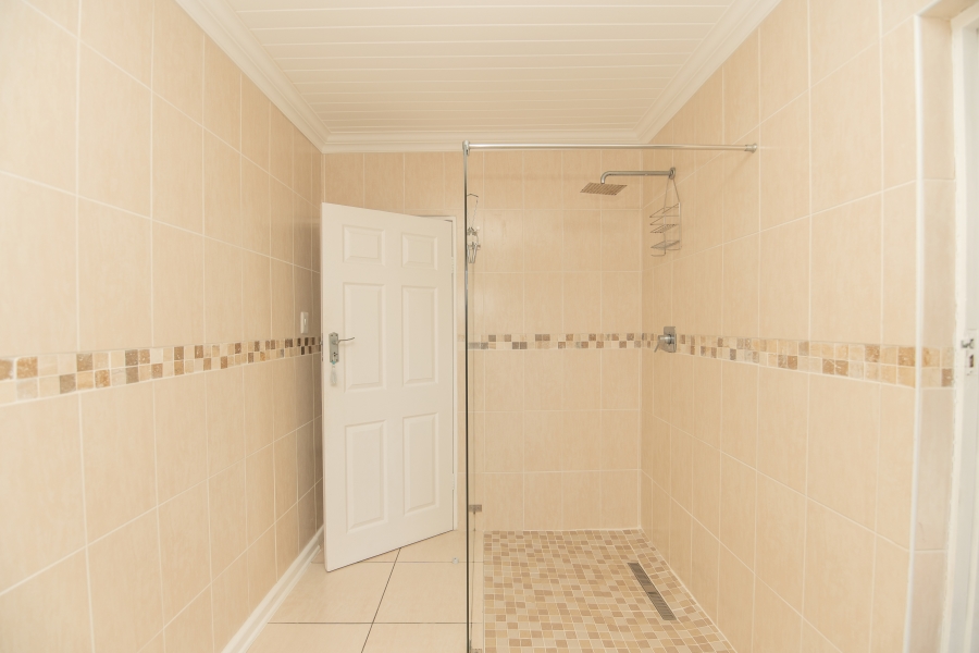 4 Bedroom Property for Sale in Clarendon Marine Eastern Cape